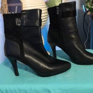 TAHARI ankle boots GALINA